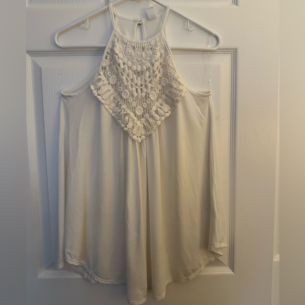 Elegant White Crochet Halter Blouse - Picture 11 of 16